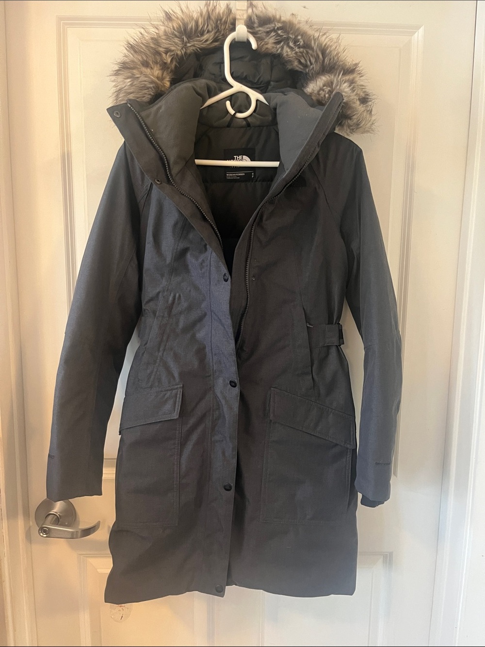 The North Face 550 Women's Gray Insulated Parka with Faux grey Fur Hood